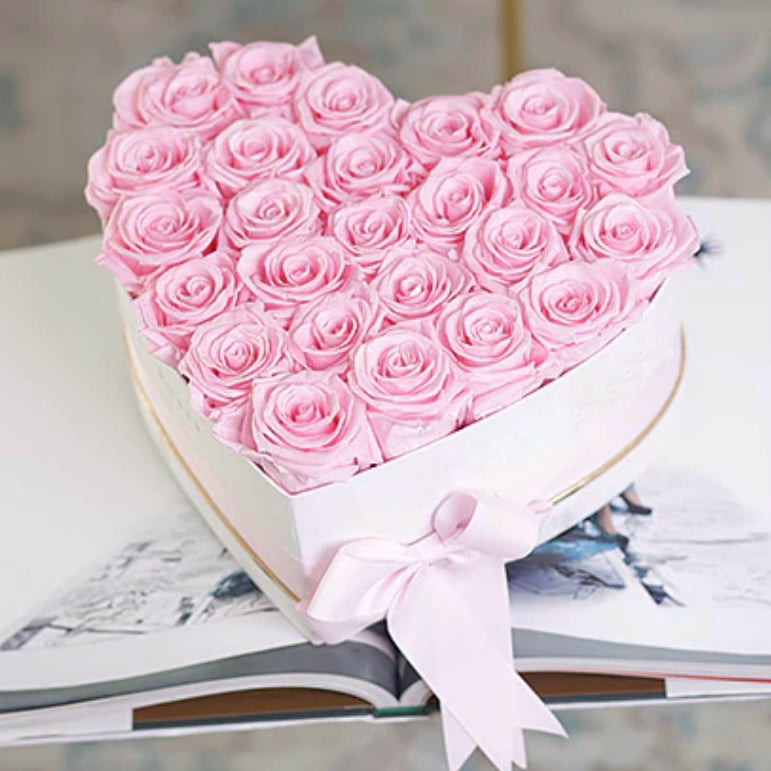 HEART SHAPED ROSES GIFT BOX - PINK